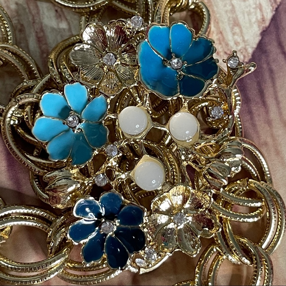 Gold-tone Blue Floral Linked-layered Necklace
